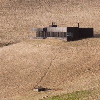 nz-Muriwai-Patterson Andrew-Parihoa Farm-house-seaside